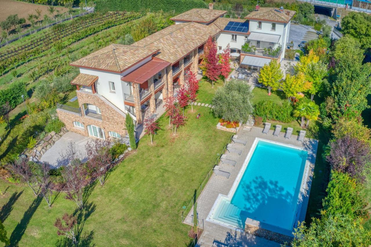 Agriturismo Corte Aurea Desenzano del Garda Exterior photo